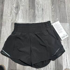 Lululemon Hotty Hot short